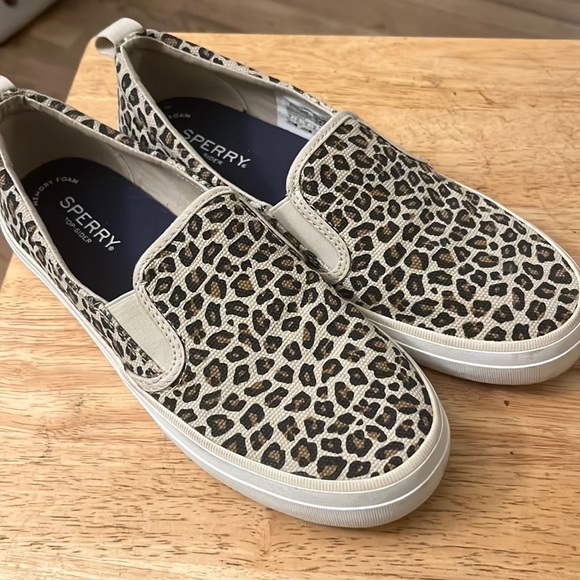 Sperry size 8 leopard print - Picture 3 of 6